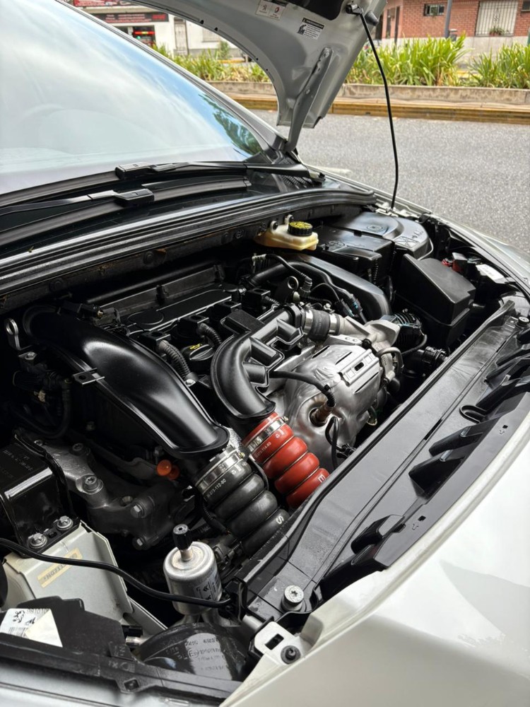 Peugeot 308 Feline — foto 9